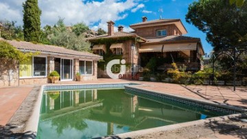 House 6 Bedrooms in Manzanares el Real