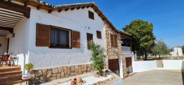 House 6 Bedrooms in Miragredos