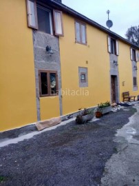 House 4 Bedrooms in Baamonde (Santiago)