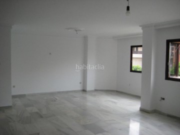 Apartment 5 Bedrooms in San Lorenzo