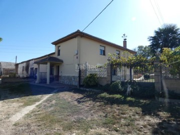 Casa o chalet 4 Habitaciones en Calzada de Bureba