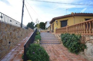 House 4 Bedrooms in Costa sur