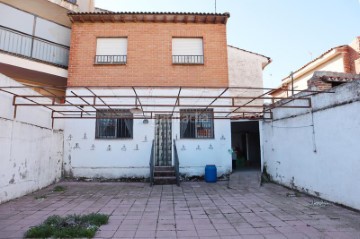 House 9 Bedrooms in Casarrubios del Monte