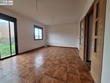 House 4 Bedrooms in Lucillos