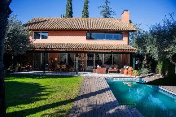 House 5 Bedrooms in El Zaudín - Club de Golf