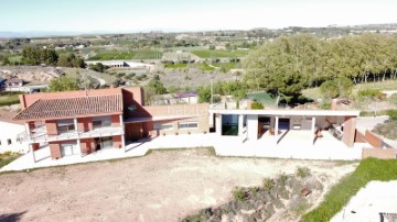 House 5 Bedrooms in Les Borges Blanques