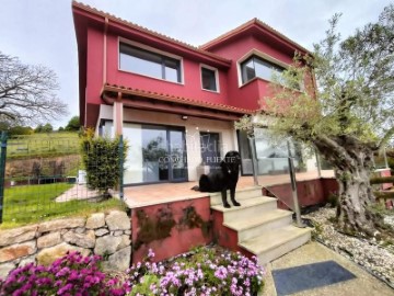 Casa o chalet 4 Habitaciones en Loureda-Lañas-Barrañán