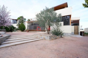 Casa o chalet 5 Habitaciones en Vírgen de Montserrat