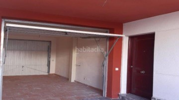 House 3 Bedrooms in Lucillos