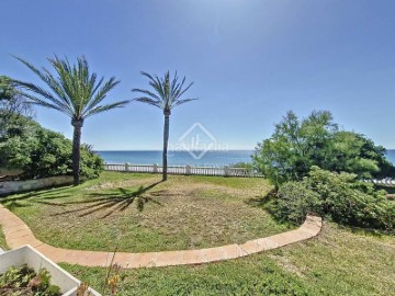 House 5 Bedrooms in Barri de Mar