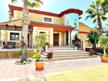 House 5 Bedrooms in Rojales