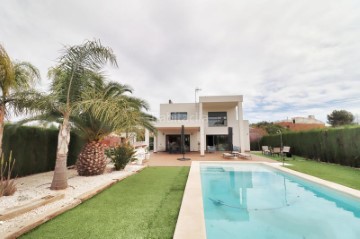 House 5 Bedrooms in Torre en Conill-Cumbres de San Antonio