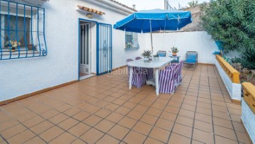 House 3 Bedrooms in Rafol de Almunia