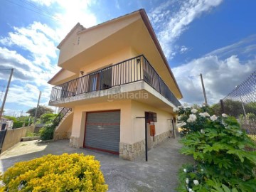 House 4 Bedrooms in Riells