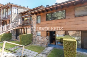 House 2 Bedrooms in Masella