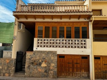 House 4 Bedrooms in Cehegín
