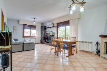 House 3 Bedrooms in Bigues