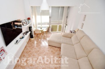 Apartment 3 Bedrooms in Castellar-Oliveral