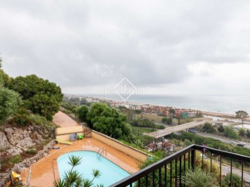 Apartment 4 Bedrooms in Les Botigues de Sitges