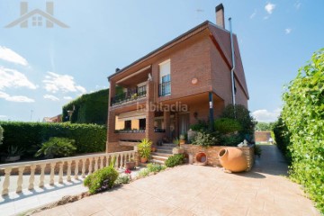 House 5 Bedrooms in Carranque
