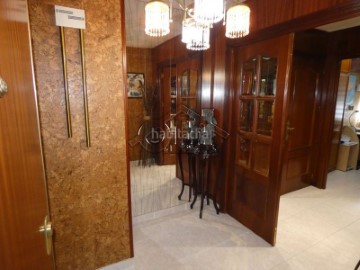Apartment 4 Bedrooms in Val