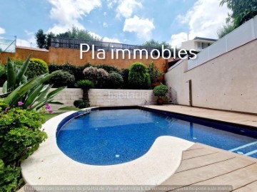House 4 Bedrooms in Marianao