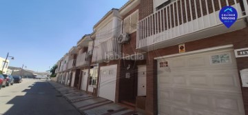 House 4 Bedrooms in Marchamalo