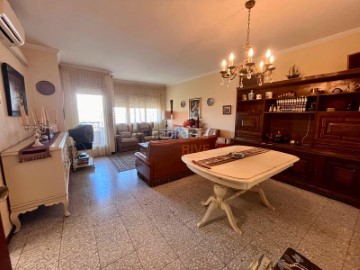 Apartment 3 Bedrooms in Donzell d'Urgell