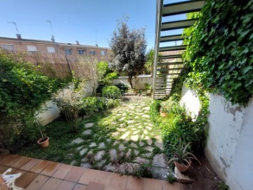 House 4 Bedrooms in Tàrrega