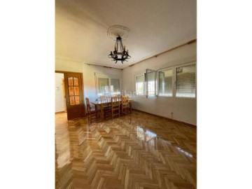 House 4 Bedrooms in Trascastillo