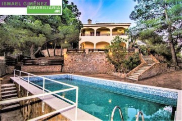 House 5 Bedrooms in Monteamor - La Carrasca - El Peucal