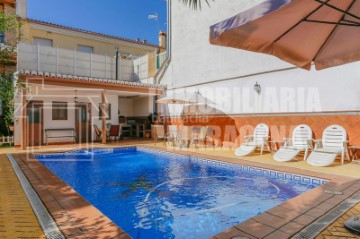 House 5 Bedrooms in Maracena