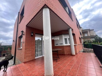 House 5 Bedrooms in La Bordeta