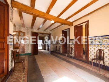 House 5 Bedrooms in Pedralba