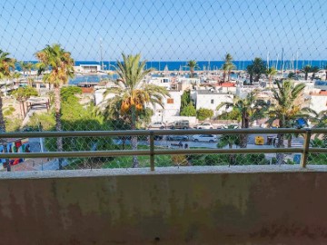 Apartment 3 Bedrooms in Playa de Farnals