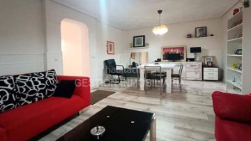 Apartment 2 Bedrooms in Barri de Porta