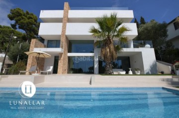 House 6 Bedrooms in Bellamar