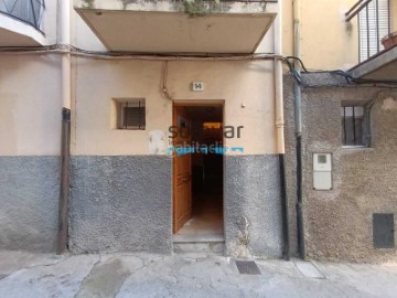 House 4 Bedrooms in Oliana