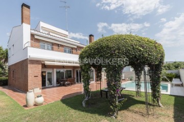 Casa o chalet 5 Habitaciones en Vallpineda-Santa Bárbara