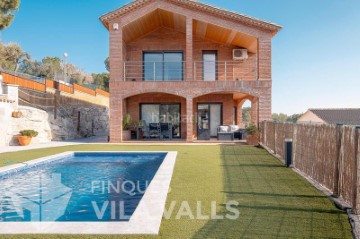 House 5 Bedrooms in La Serra