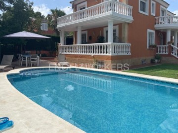 House 5 Bedrooms in La Cañada