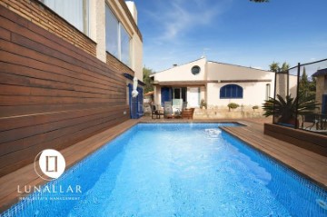 House 8 Bedrooms in Bruguers - La Sentiu