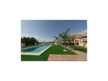 House 5 Bedrooms in Patalache