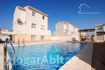 House 2 Bedrooms in Platja de Oliva