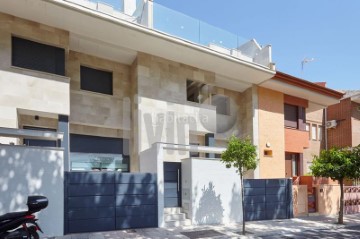 House 4 Bedrooms in Belén - San Roque