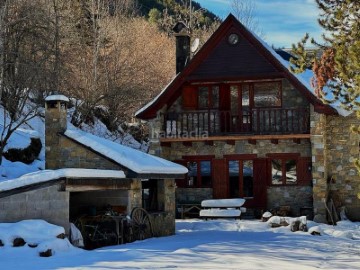 Quintas e casas rústicas 4 Quartos em Naut Aran