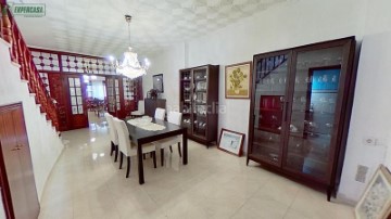 House 4 Bedrooms in Alcàsser