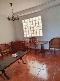 House 4 Bedrooms in Polinyà de Xúquer