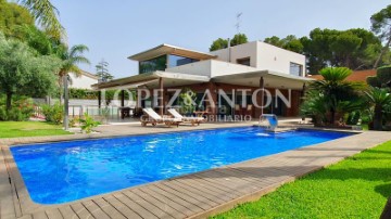 House 7 Bedrooms in Entrepinos