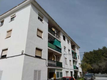 Apartment 3 Bedrooms in Baronia de Mar